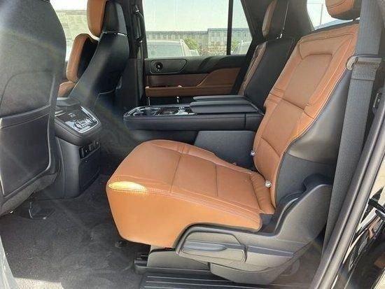 开云网站：2024款林肯领航员35T豪华大商务SUV配置高动力强天津港现车钜惠(图7)