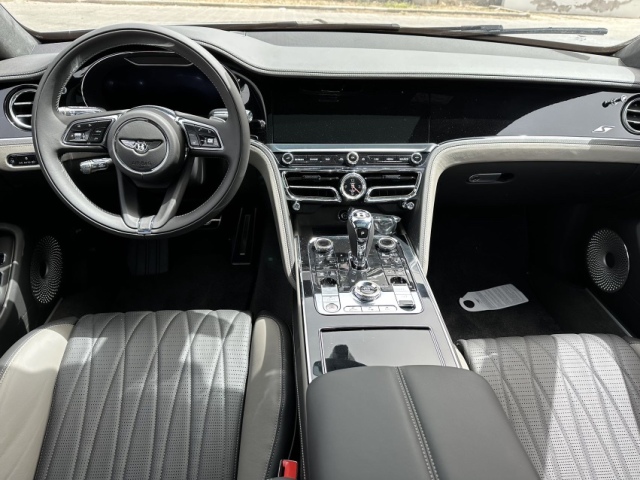 Kaiyun中国：2024款宾利飞驰40T现车颜色全可分期出售(图8)