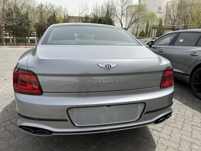 Kaiyun中国：2024款宾利飞驰40T现车颜色全可分期出售(图9)