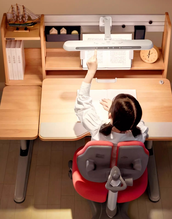 开云网站：光明园迪温馨提醒学习桌椅要这么用才正确(图4)