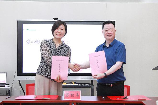 开云网站：蚌埠市中心血站：热血架起生命“彩虹”奋楫扬帆推动无偿献血事业高质量发展(图2)