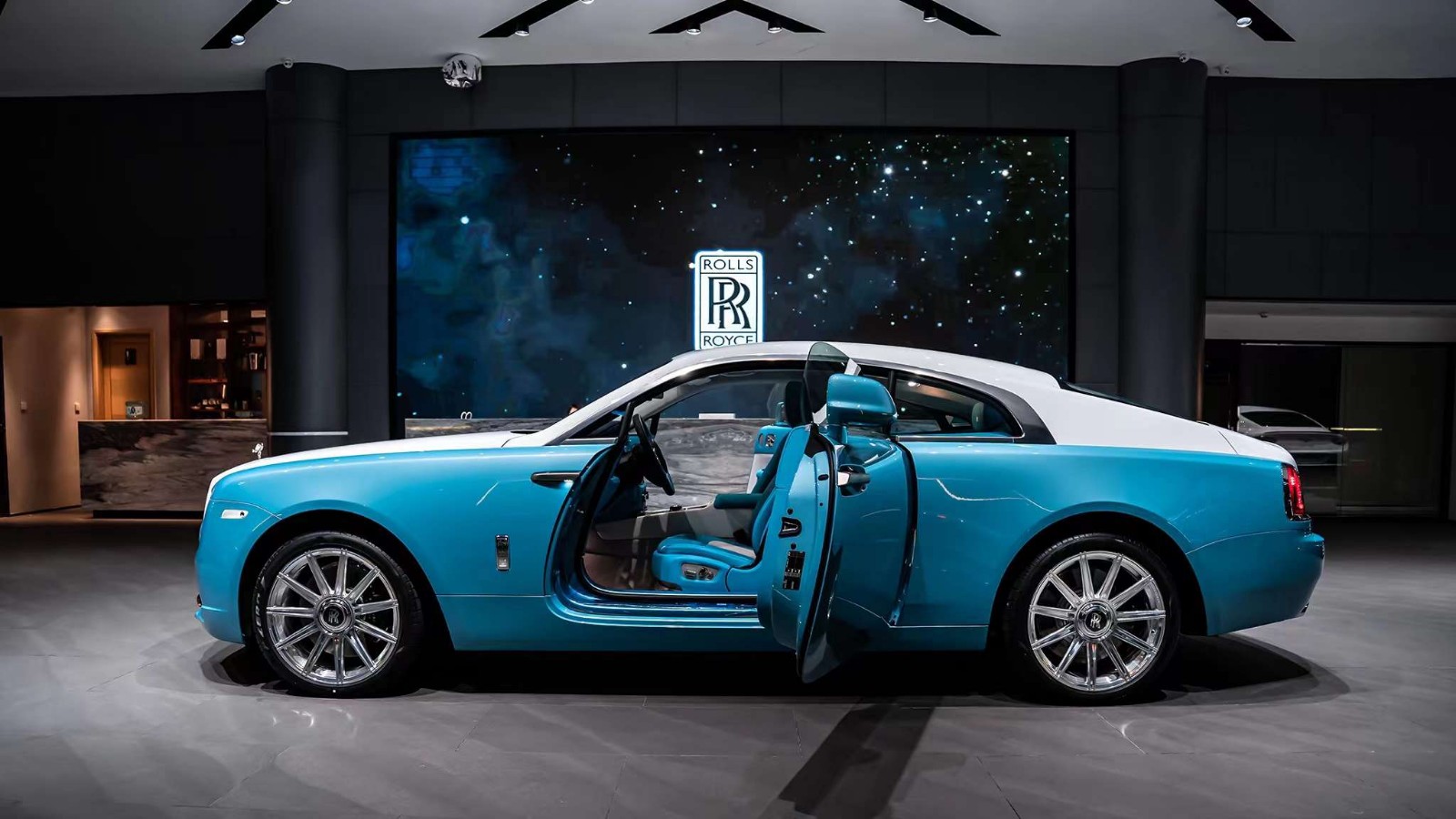 开云网站：购魅影享55万优惠(图3)