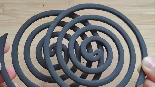 开云网站：才知道原来拆蚊香无需再用手拆学会这一招3秒就能自动分离(图3)