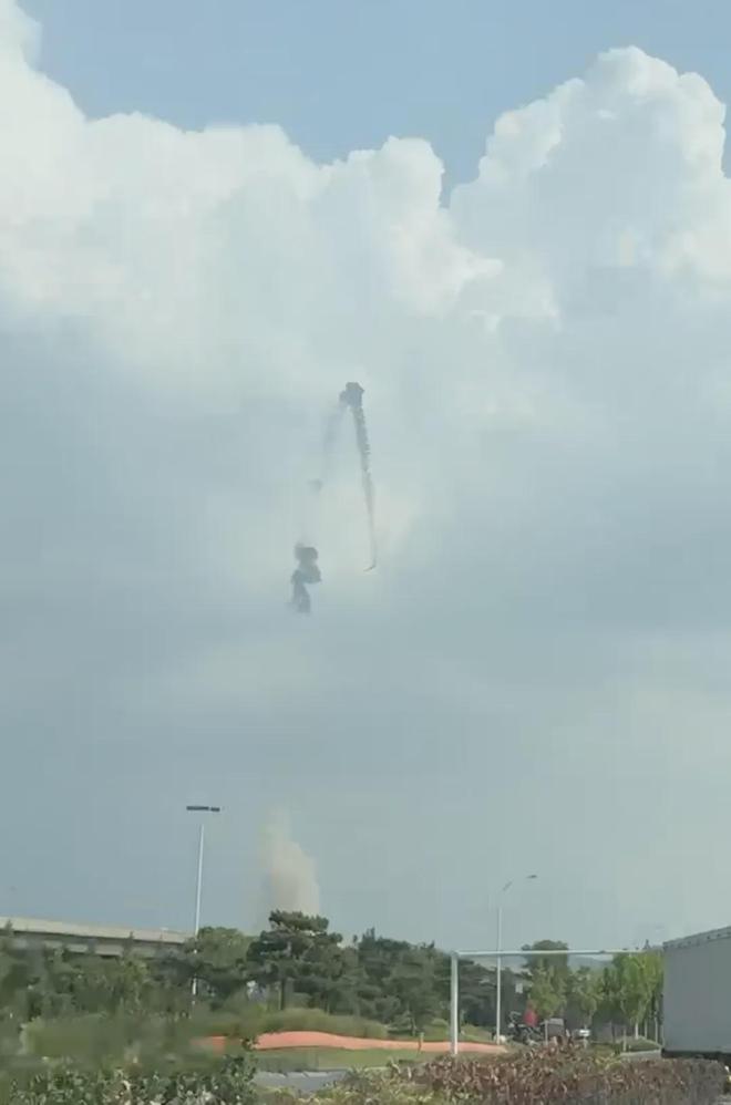 开云网站：突发！一火箭坠落起火？当地应急局回应(图3)