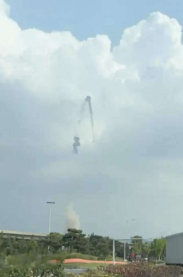 Kaiyun中国：突发！火箭坠落起火爆炸(图4)