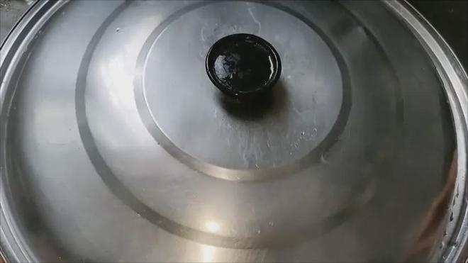 开云网站：把牙膏挤在梳子上效果太厉害了轻松解决很多男女朋友的烦恼！(图4)