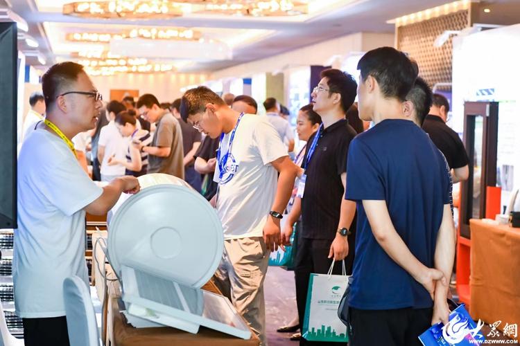 开云网站：2024青岛好房子建设技术交流暨“四新”建材产品展在西海岸新区举办(图5)