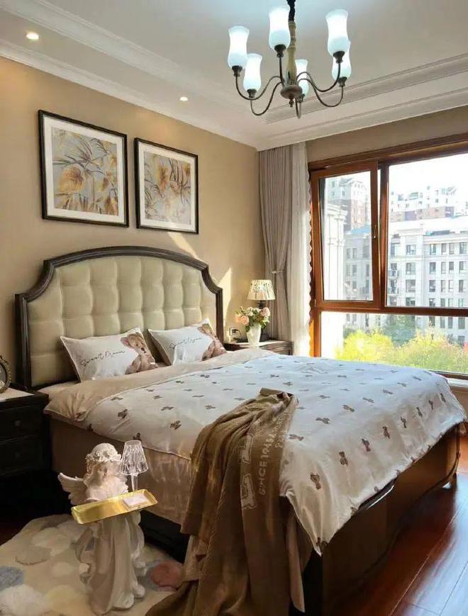 开云网站：发现一户人家的家火了！装修那叫一个高级尤其卧室衣柜太豪气(图7)