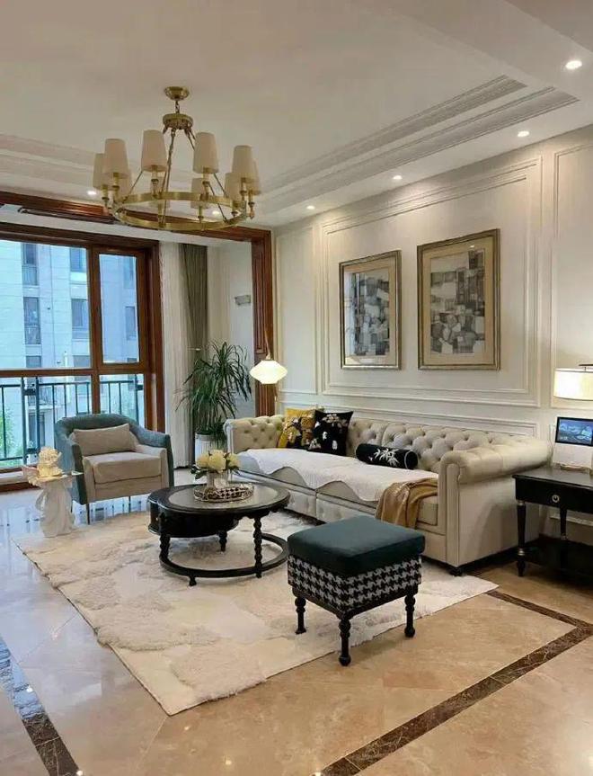 开云网站：发现一户人家的家火了！装修那叫一个高级尤其卧室衣柜太豪气(图3)