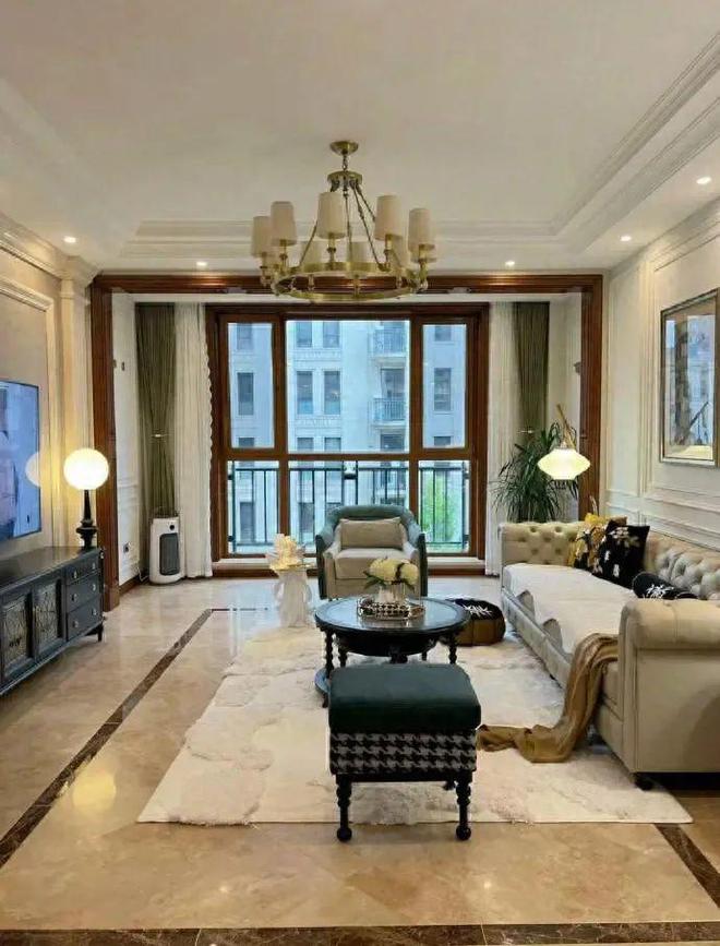 开云网站：发现一户人家的家火了！装修那叫一个高级尤其卧室衣柜太豪气