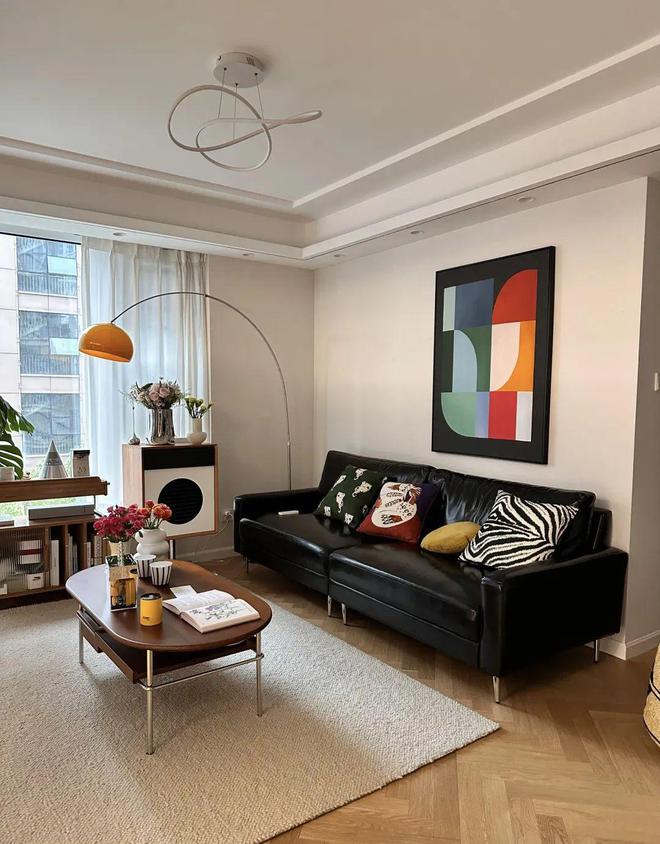 开云网站：浙江夫妻晒出128㎡的家因电视墙装修太过高级而走红网友：太漂亮了！(图5)