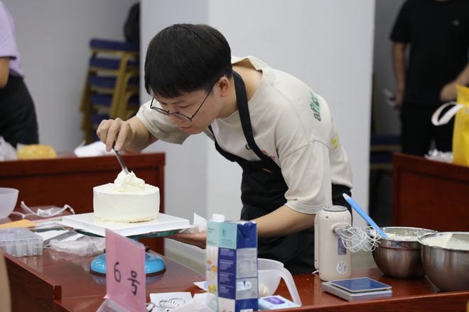 开云网站:香香甜甜的比赛是啥样?(图3)