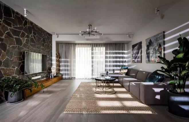 开云网站：小尼宅配142㎡自然主义风格处处透露着令人惊艳的设计感！(图2)