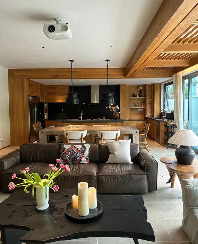 Kaiyun中国：重庆一男子晒出自己新家照把203㎡的大平层装修成度假民宿真的太喜欢啦！(图6)