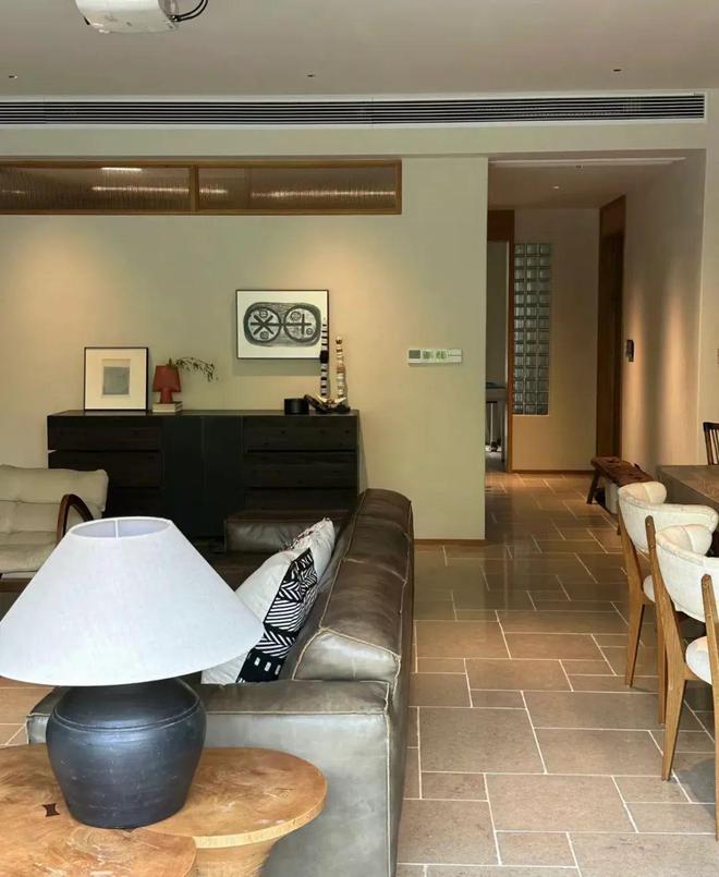 Kaiyun中国：重庆一男子晒出自己新家照把203㎡的大平层装修成度假民宿真的太喜欢啦！(图3)