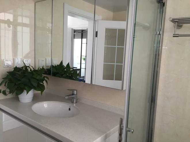 开云网站：讲真选对浴室镜：让卫生间即刻拥有高级感节省装修大开支！(图5)