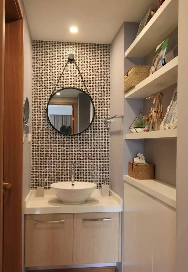 开云网站：讲真选对浴室镜：让卫生间即刻拥有高级感节省装修大开支！(图2)