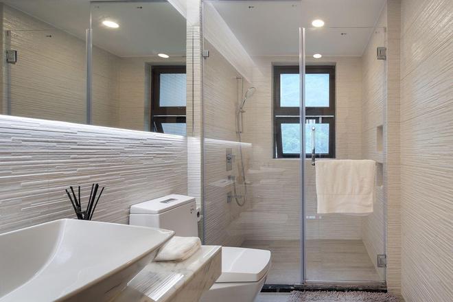 开云网站：讲真选对浴室镜：让卫生间即刻拥有高级感节省装修大开支！(图6)