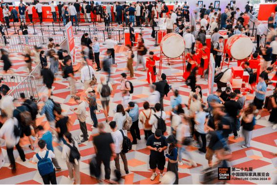 开云网站：汇聚世界目光UP正当时！2024浦东家具家居双展盛大开幕(图3)