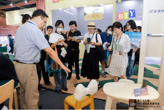 开云网站：汇聚世界目光UP正当时！2024浦东家具家居双展盛大开幕(图8)