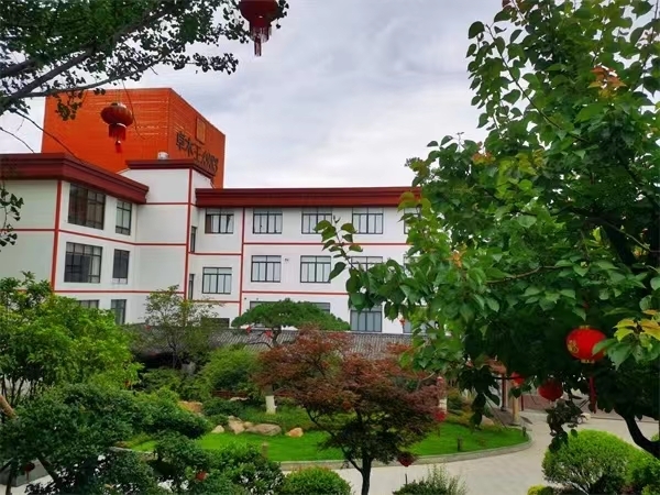 开云网站：卓木王荣誉加冕再夺高定G20品牌大奖(图5)