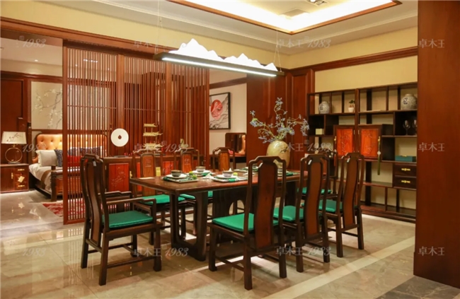 开云网站：卓木王荣誉加冕再夺高定G20品牌大奖(图6)