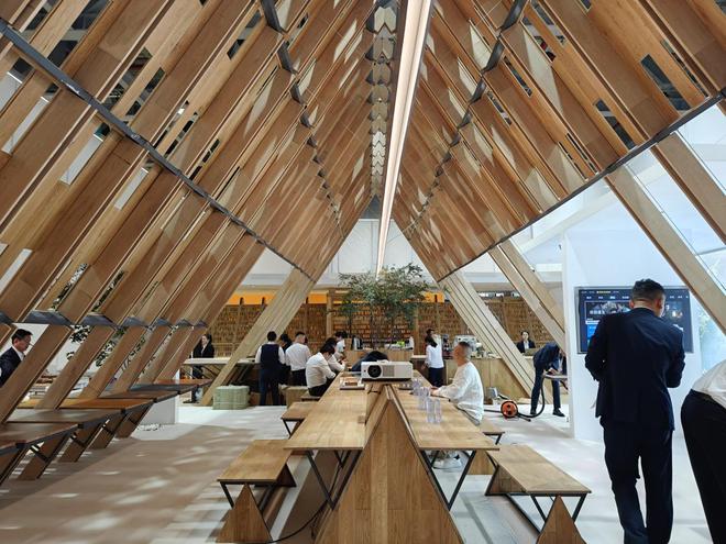 开云网站：天格地板首次亮相2024广州设计周演绎匠心与创新的华彩交响(图2)