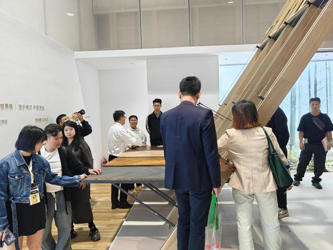 开云网站：天格地板首次亮相2024广州设计周演绎匠心与创新的华彩交响(图7)