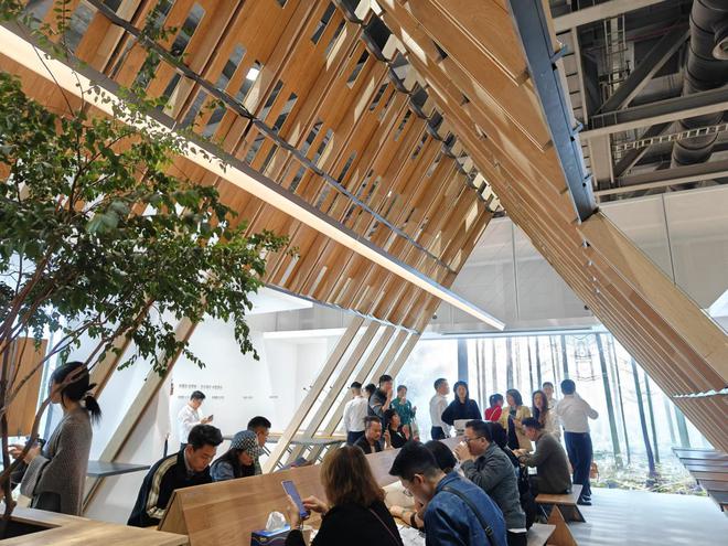 开云网站：天格地板首次亮相2024广州设计周演绎匠心与创新的华彩交响(图8)