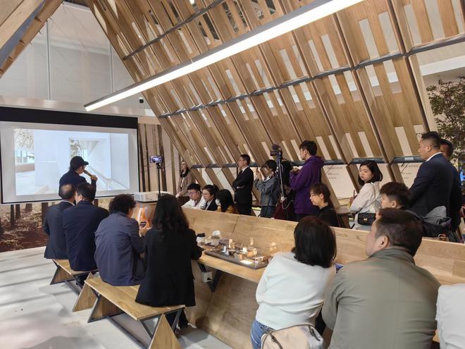 开云网站：对话高端天然设计官宣原创高端技术天格中国实木地板引领行业升维新趋势(图3)