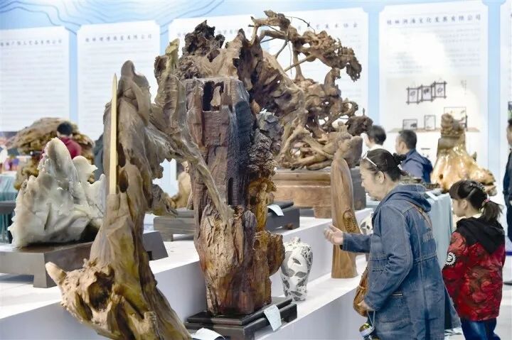 开云网站：搭建交流展示平台促进洽谈经贸合作(图3)