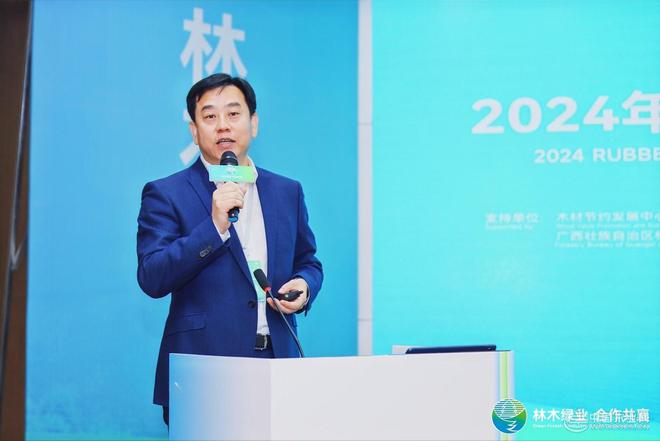 开云网站：木材节约发展中心副主任党文杰：橡胶木饰面板成为定制热门产品(图2)