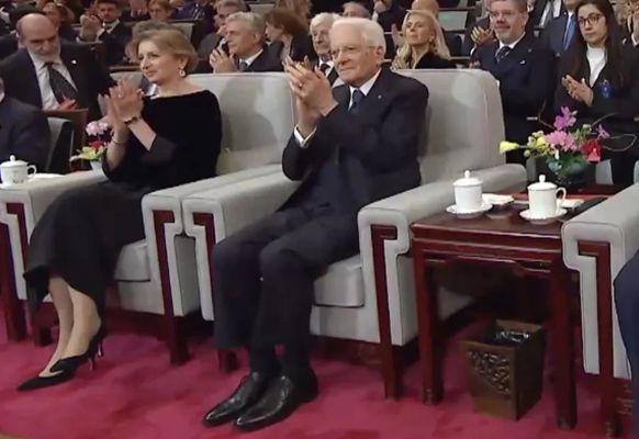 开云网站：李忠信红木(图4)