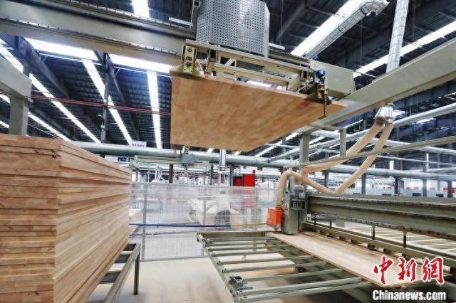 开云网站：赣江观澜：浴“水”焕生江西南康何以迈向“绿色家具”革新路？