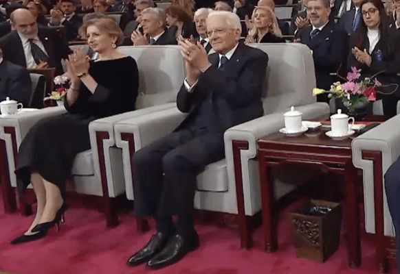 Kaiyun中国：辉煌足迹荣耀征程李忠信红木2024匠心绽放(图4)