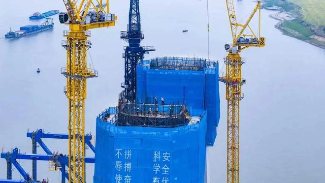 Kaiyun中国：【铜陵头条0406】时长4分多钟！央视直播铜陵这座桥长1339千米的大桥将于8月底合龙！(图5)