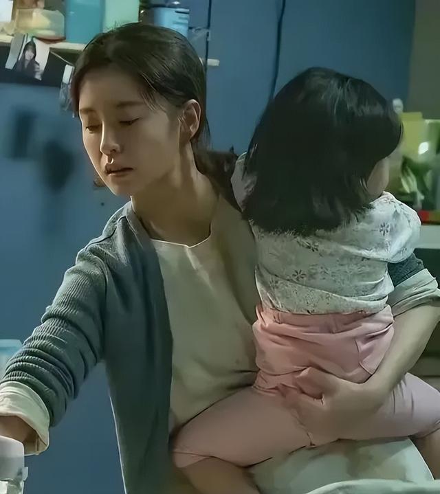 开云网站：不帮儿女带娃的老人晚年多半逃不过“3种结局”既现实又无奈(图2)