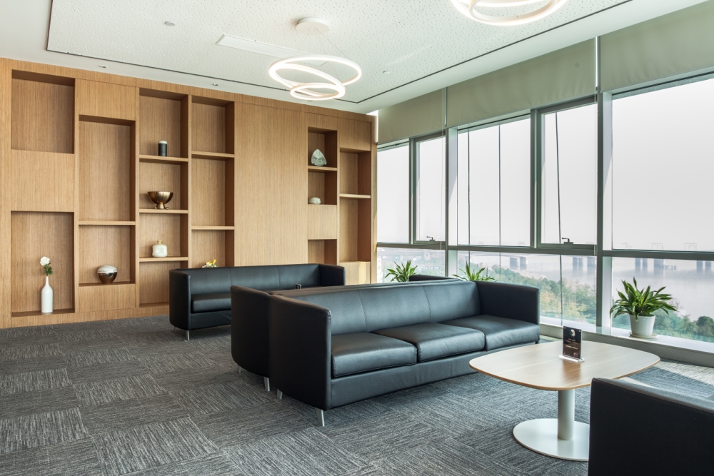 开云网站：定制实木家具的价格？实木家具好不好？