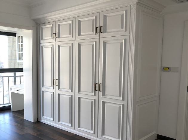 Kaiyun中国：现代实木衣柜定制：简约而不简单