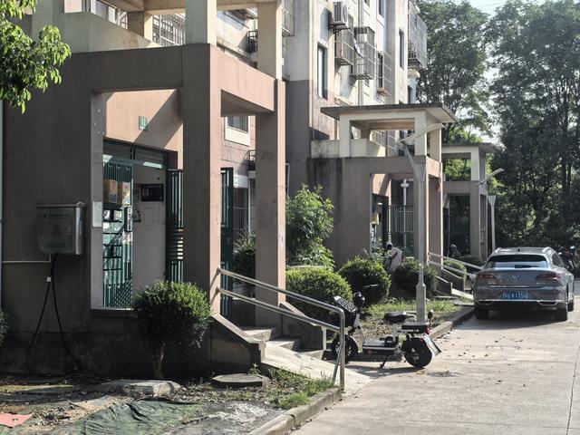 Kaiyun中国：浦东多个小区门禁同时瘫痪又是政府早年统一改造实事工程该如何“善后”(图6)