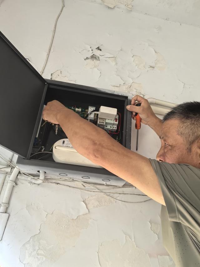 Kaiyun中国：浦东多个小区门禁同时瘫痪又是政府早年统一改造实事工程该如何“善后”(图4)