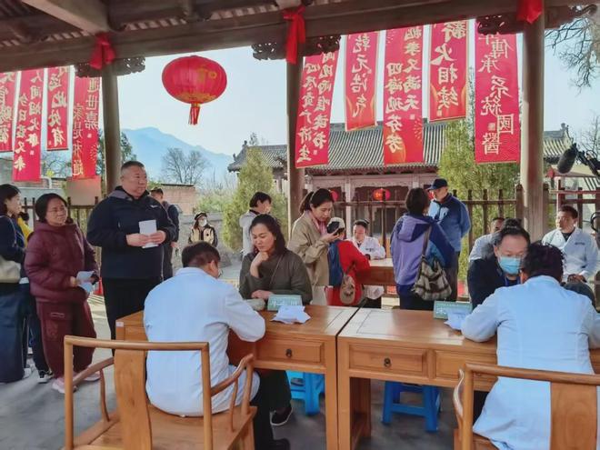 开云网站：山西这座百年古庙为什么弥漫着一股药香？(图9)