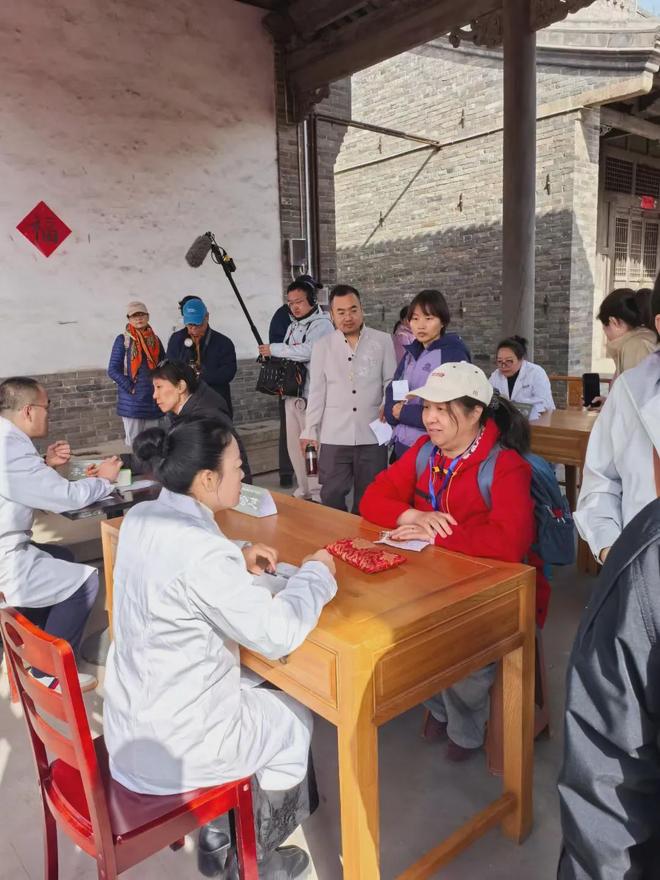 开云网站：山西这座百年古庙为什么弥漫着一股药香？(图10)