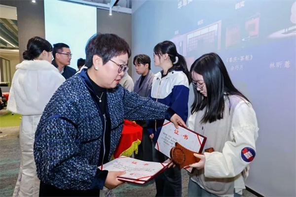 开云网站:红古轩:2025您与我们共同创造的年度关键帧(图11)