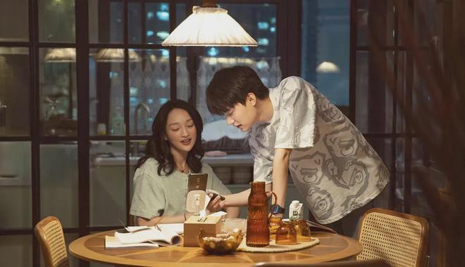 开云网站：曾被嫌弃的“老破小”为啥成了年轻刚需留在城市的最后一张船票(图2)