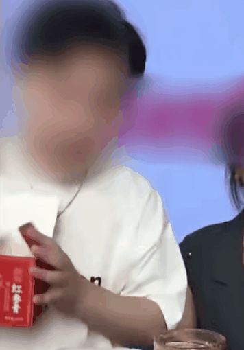 开云网站:骗子网课看上瘾“私域直播”爆中老年金币(图19)