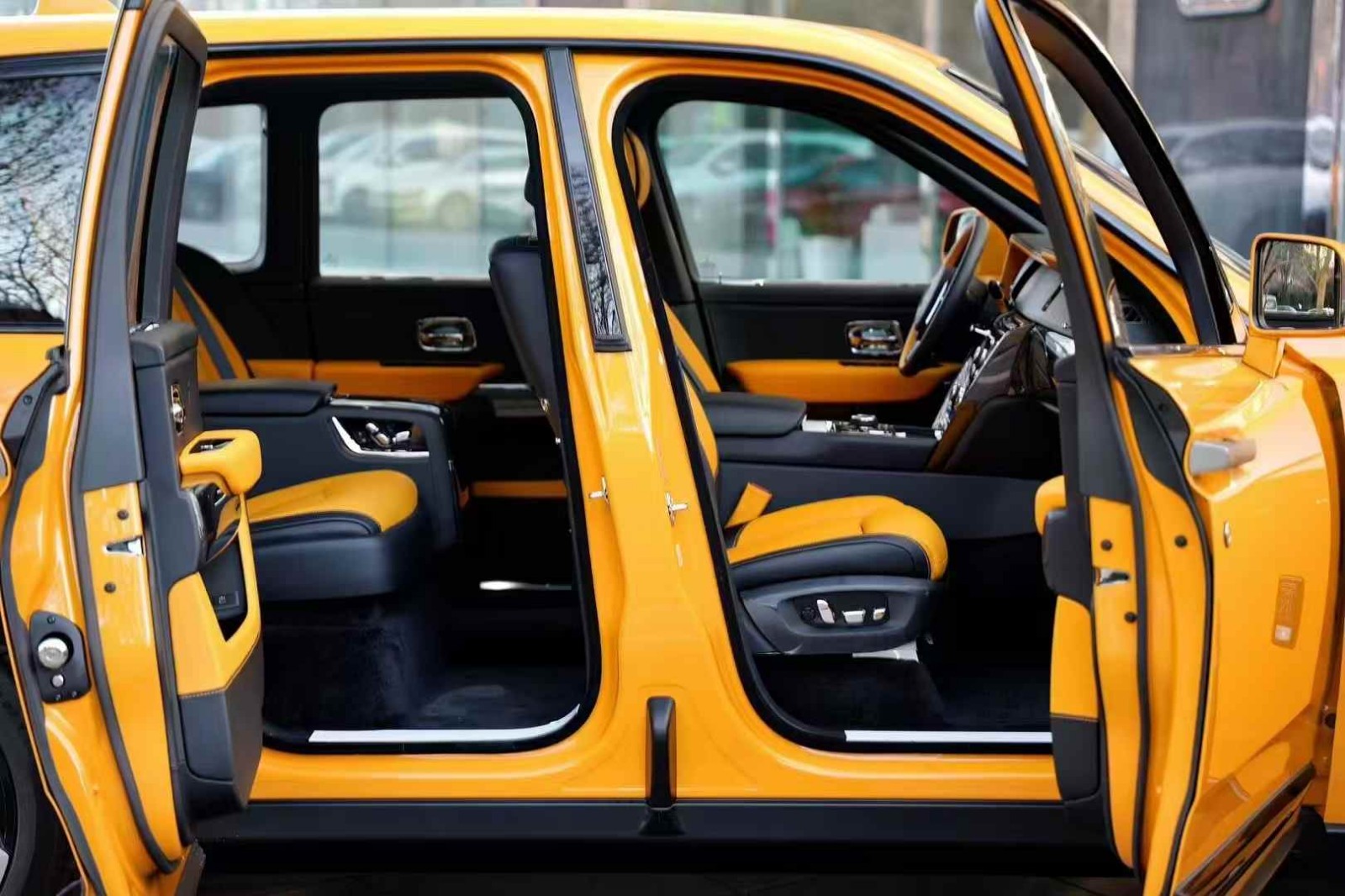 Kaiyun中国：2024款劳斯莱斯库里南至人所未至览美景无限售全国(图2)