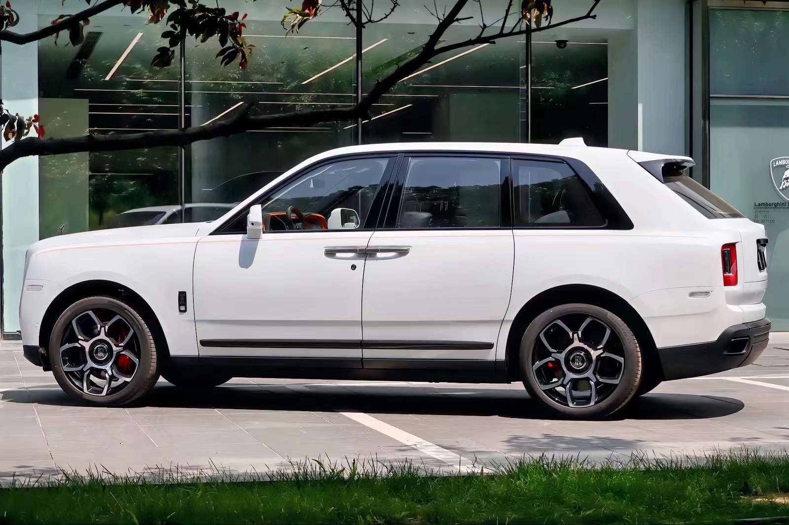 Kaiyun中国：2024款劳斯莱斯库里南至人所未至览美景无限售全国(图4)